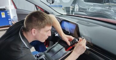 Оклейка мониторов и элементов салона